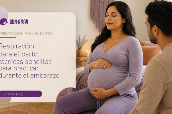 Mujer embarazada practicando respiración para el parto en un ambiente cálido de Cunamor